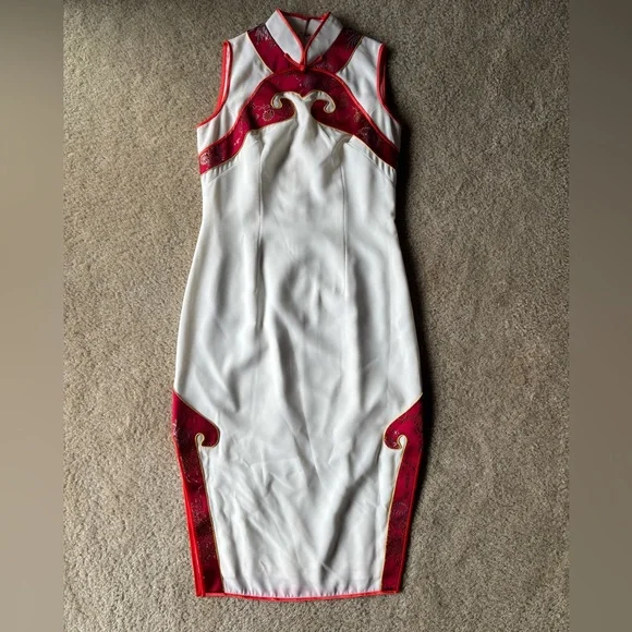 Saisumi Sleeveless Qipao Dress – White & Red Brocade – Size S - Picture 2 of 5